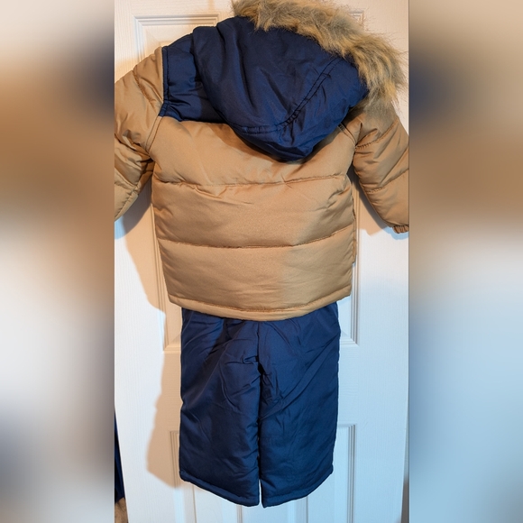 OshKosh B'gosh Tan and Blue Puffer Jacket and Pants Set - Picture 2 of 3